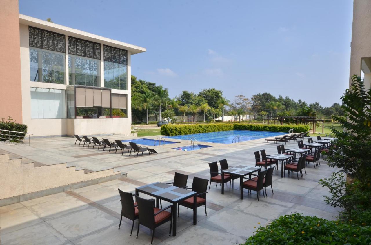 Spree Resort At Century Wintersun Dod Ballāpur Exteriör bild