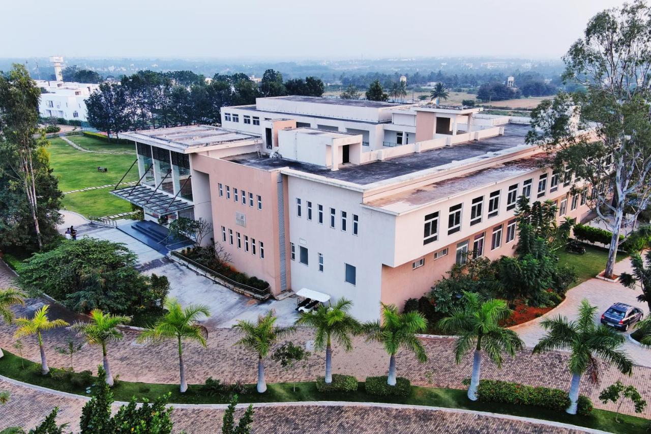 Spree Resort At Century Wintersun Dod Ballāpur Exteriör bild