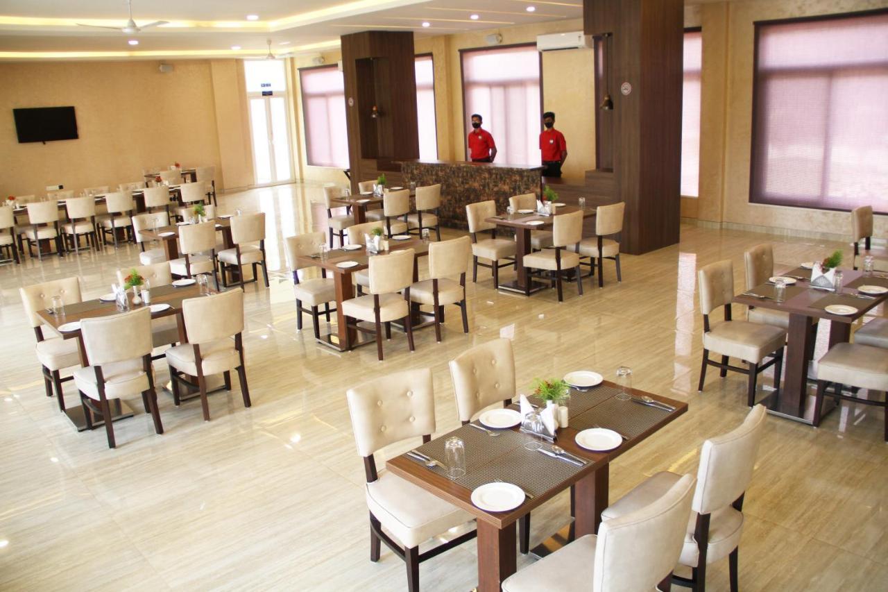 Spree Resort At Century Wintersun Dod Ballāpur Exteriör bild