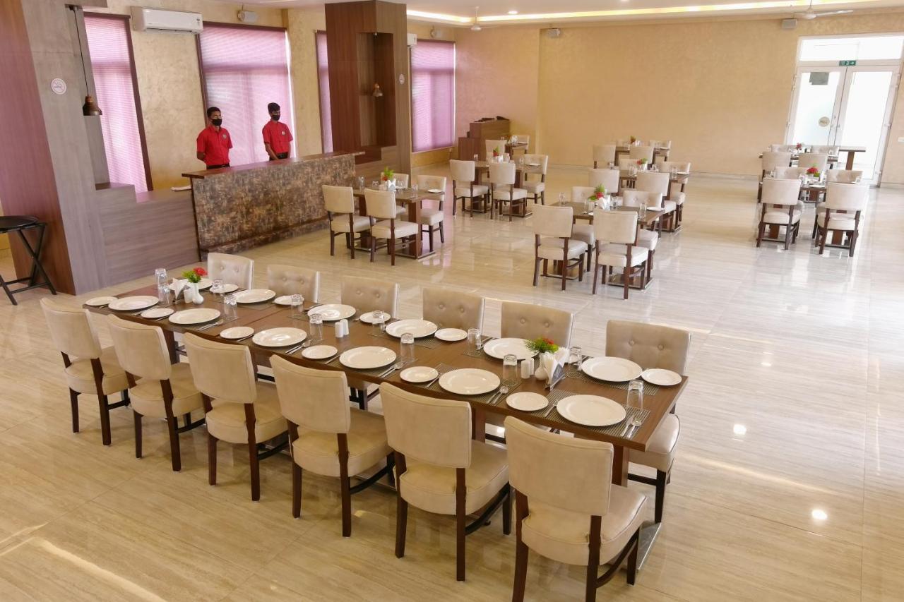 Spree Resort At Century Wintersun Dod Ballāpur Exteriör bild