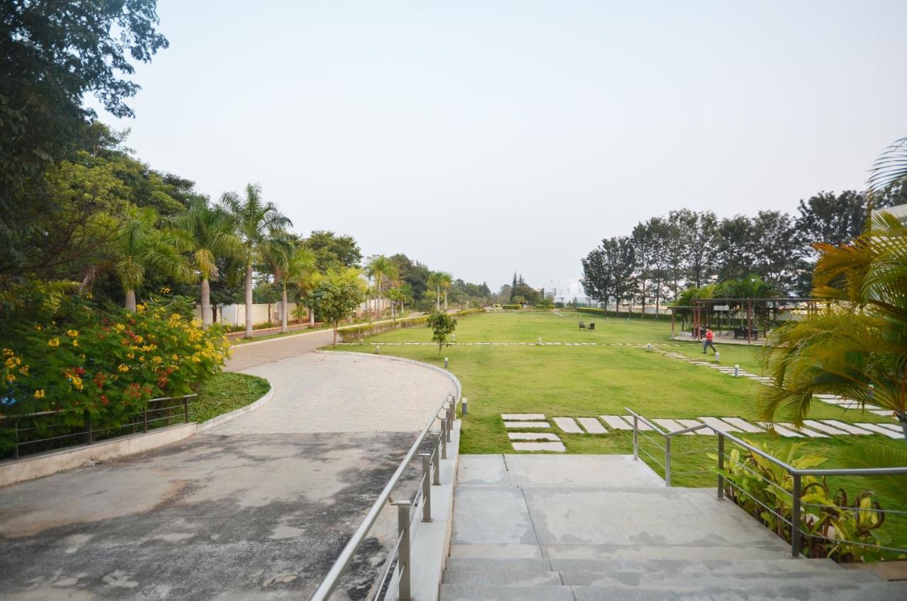 Spree Resort At Century Wintersun Dod Ballāpur Exteriör bild